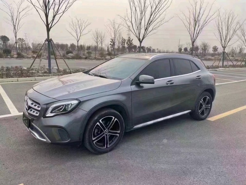 徐州18年奔驰GLA2