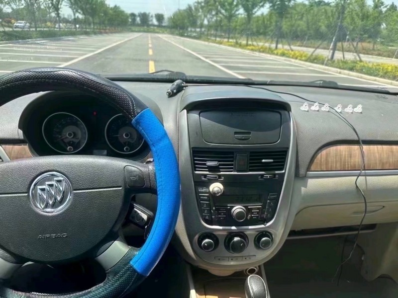 徐州16年别克凯越4