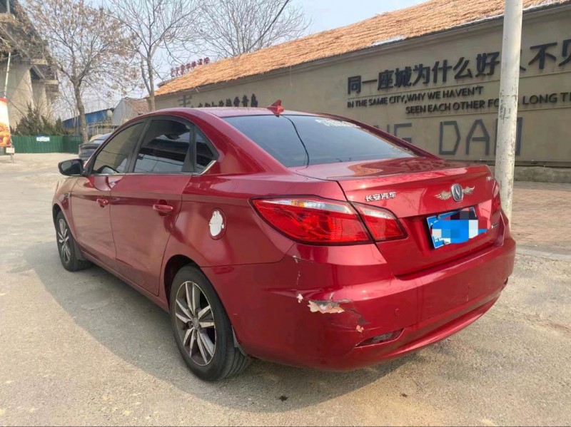 青島15年長安汽車逸動3