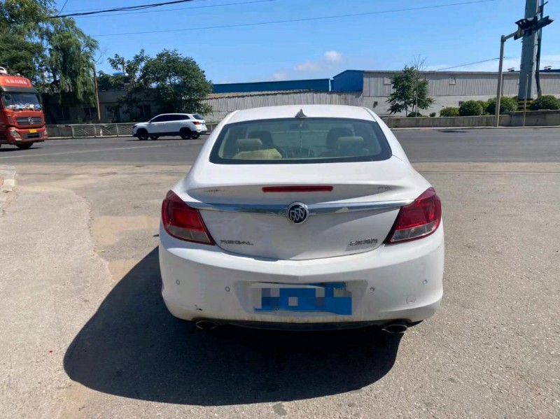 青岛13年别克君威9