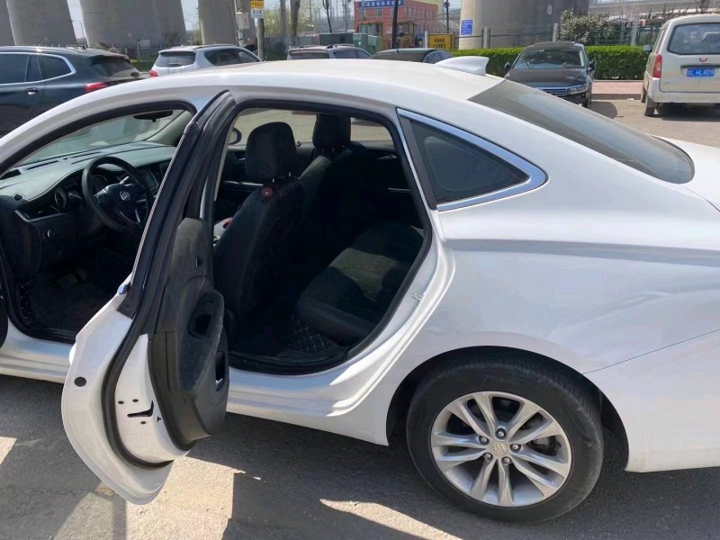 青岛19年别克威朗6