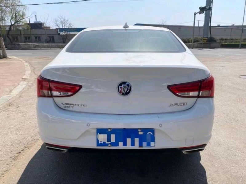 青岛19年别克威朗9