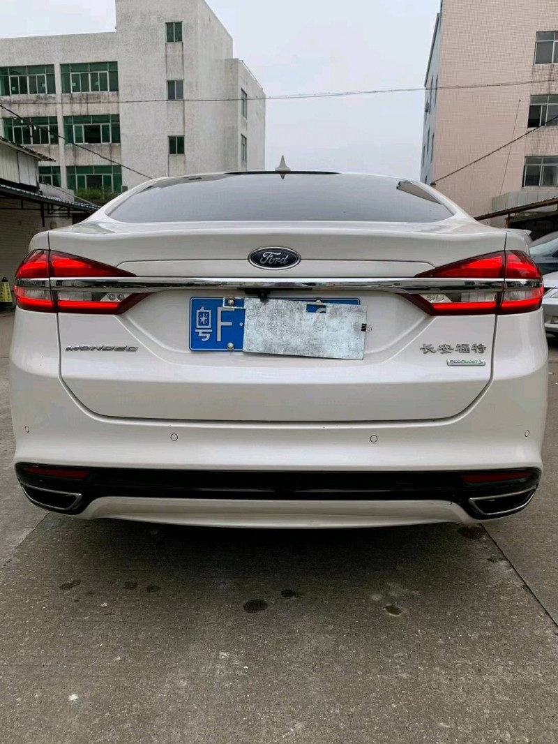 中山17年福特蒙迪欧8