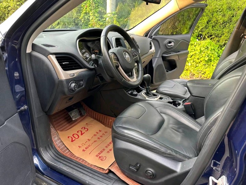 徐州17年Jeep自由光4