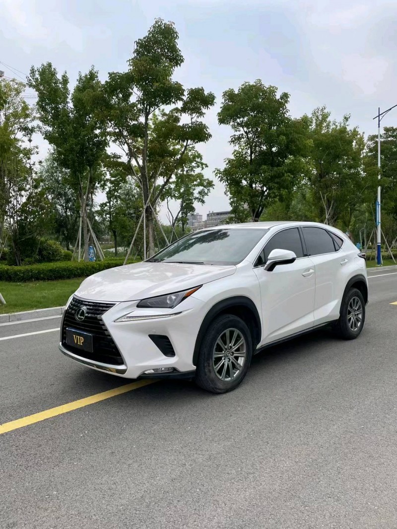 徐州20年雷克萨斯NX3
