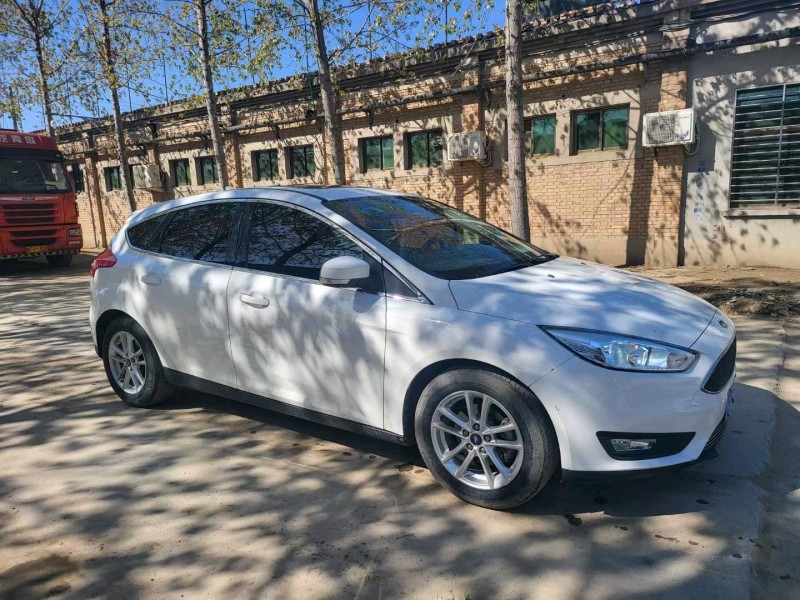 保定17年福特福克斯2