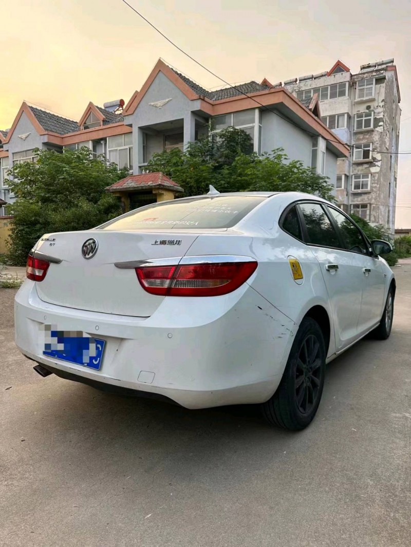 淄博12年别克英朗5