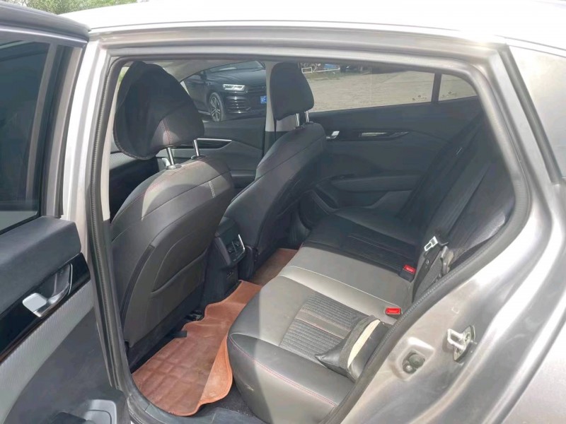 保定21年东风奕炫8