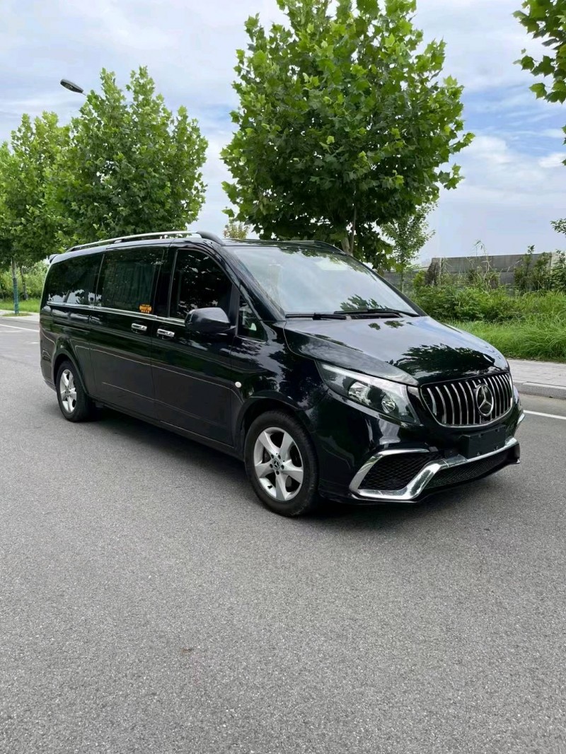 徐州19年奔驰威霆2