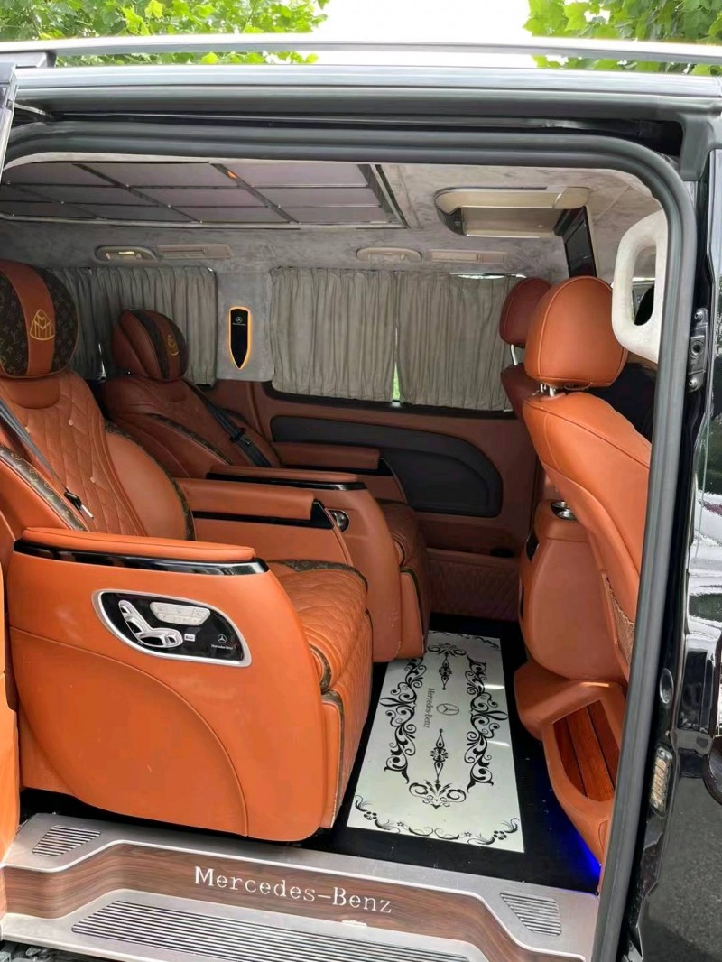 徐州19年奔驰威霆4