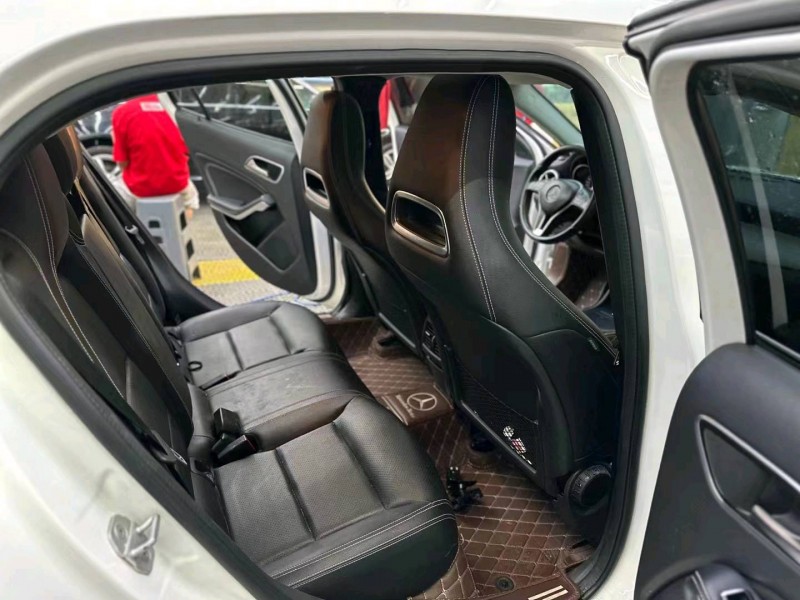 深圳15年奔驰GLA3