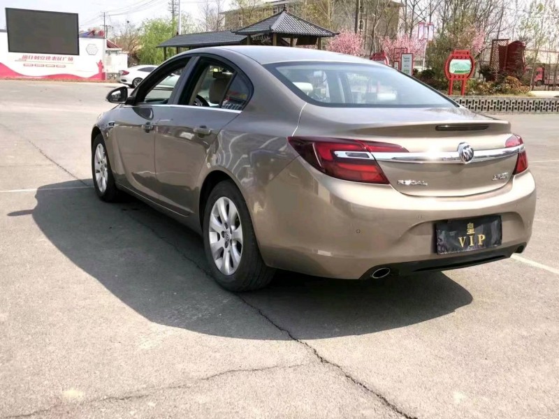 徐州17年别克君威8