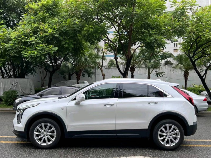 深圳20年凯迪拉克XT48