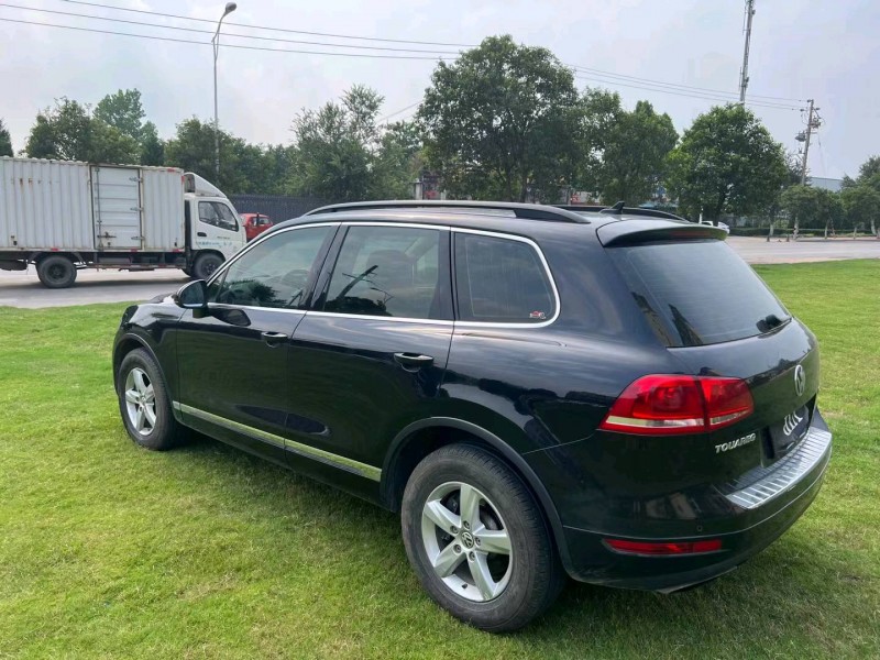 济宁12年大众途锐7