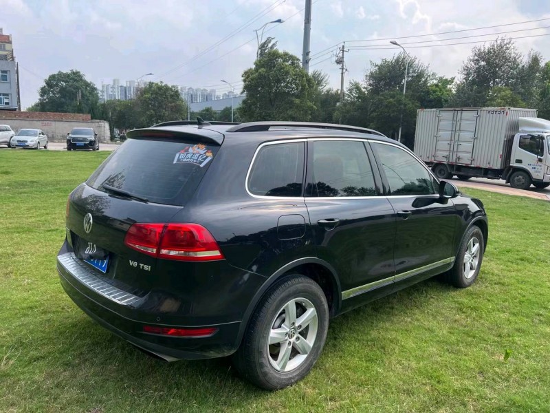 济宁12年大众途锐8