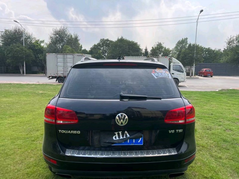 济宁12年大众途锐9