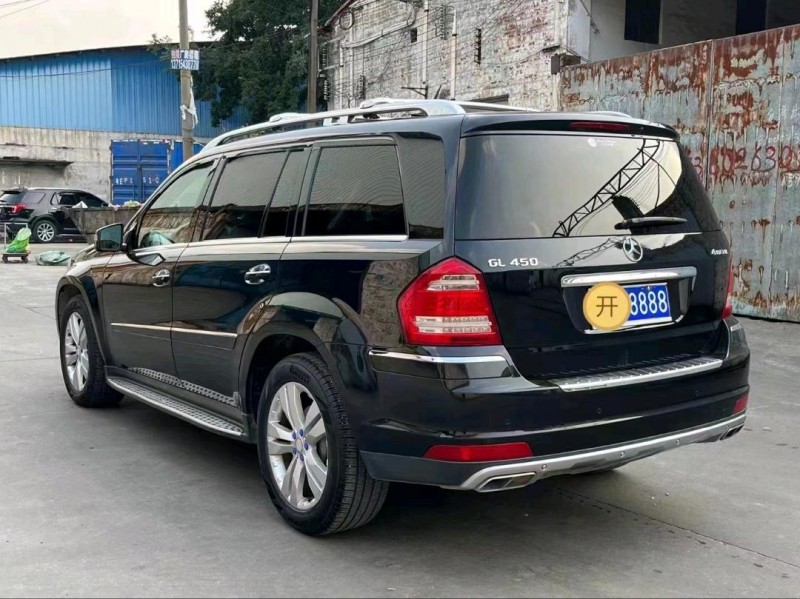 广州11年奔驰GL8
