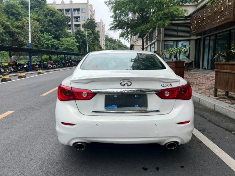 中山14年英菲尼迪Q505