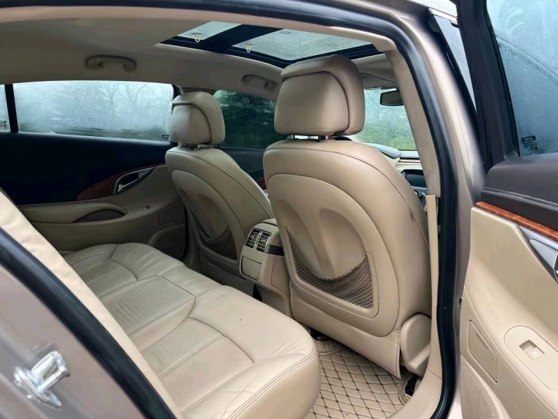 枣庄10年别克君越7