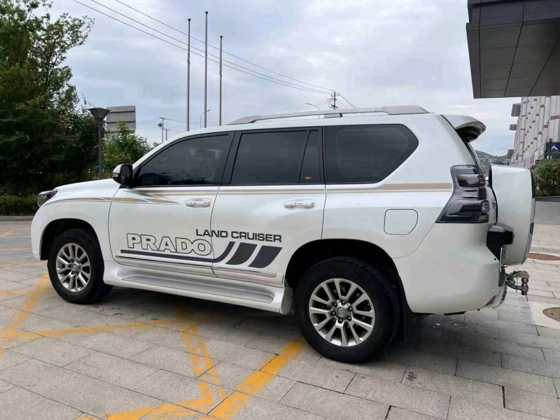 宜昌18年丰田普拉多8