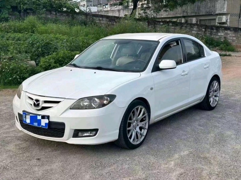 深圳11年马自达33