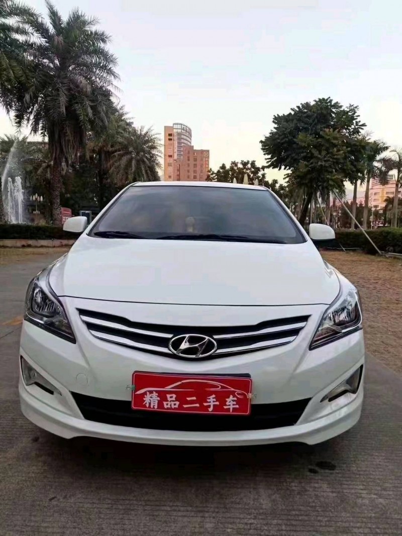 深圳18年现代瑞纳1