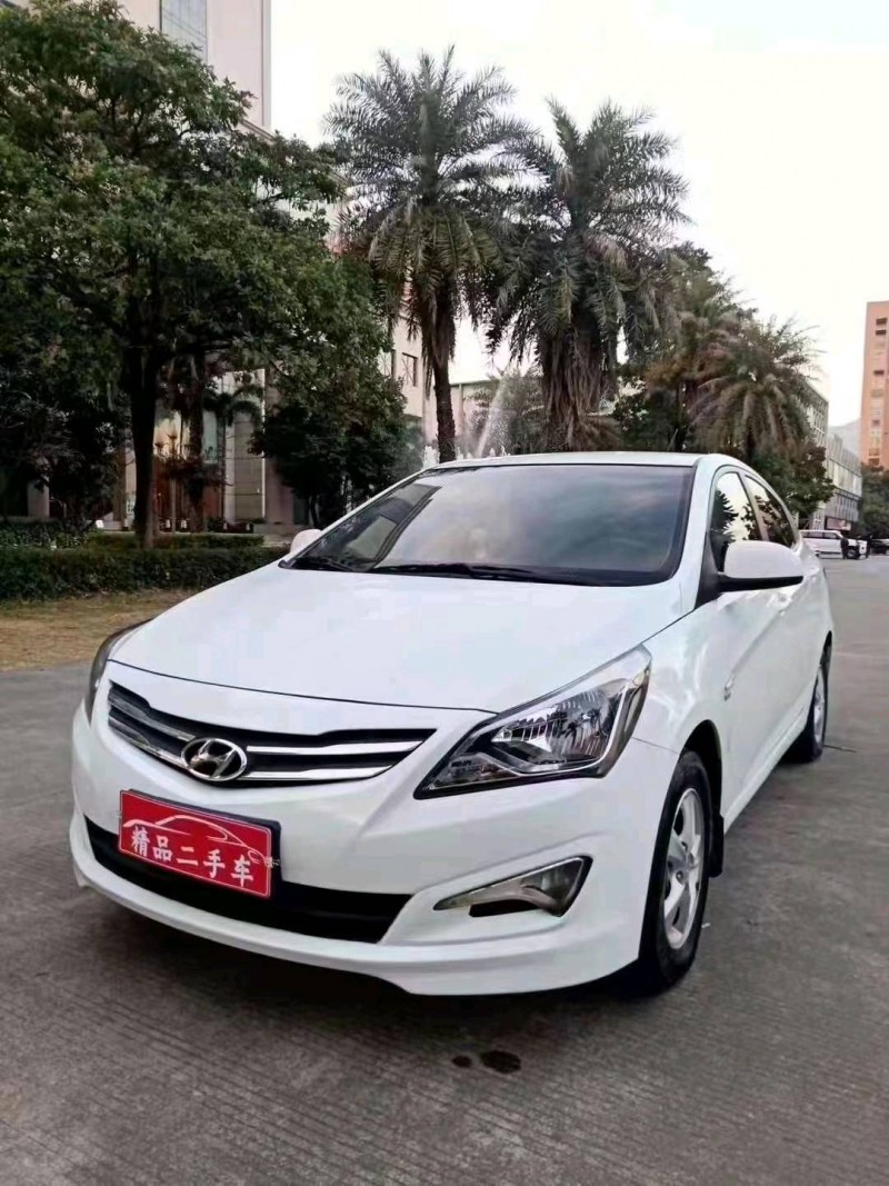 深圳18年现代瑞纳2