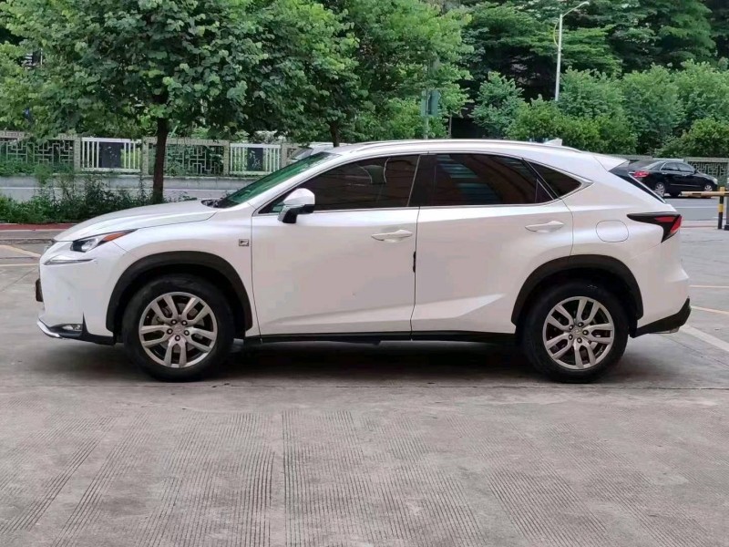 珠海17年雷克萨斯NX3