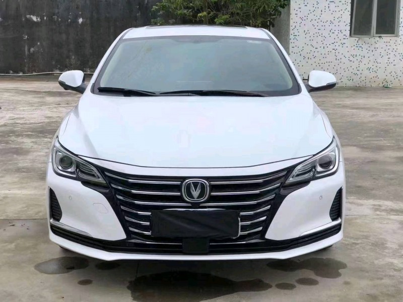 珠海20年長安汽車銳程CC1