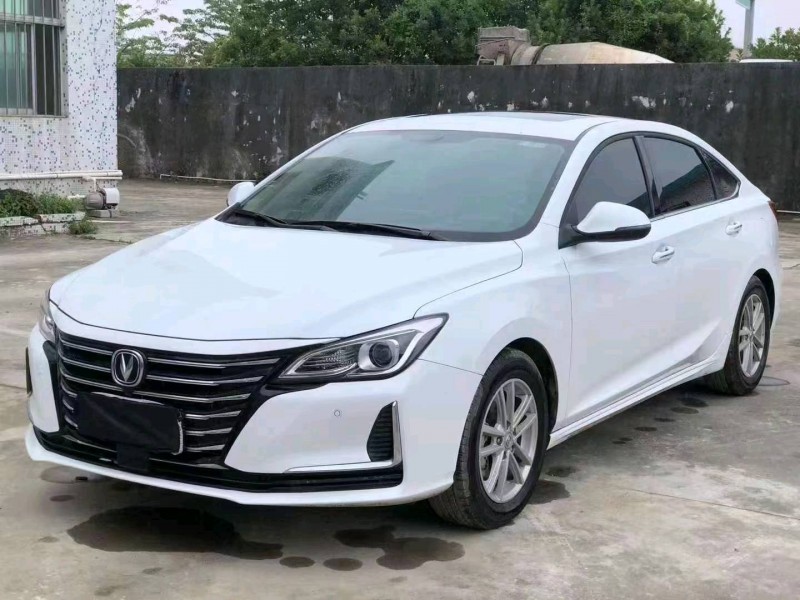 珠海20年長安汽車銳程CC3