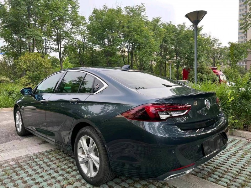 淮南21年别克君威8