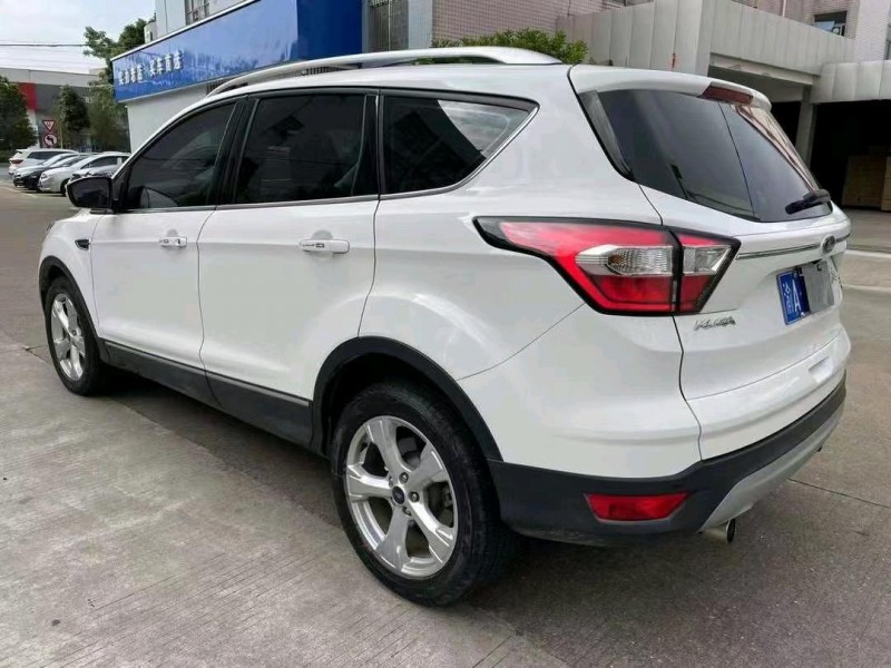 中山19年福特翼虎5