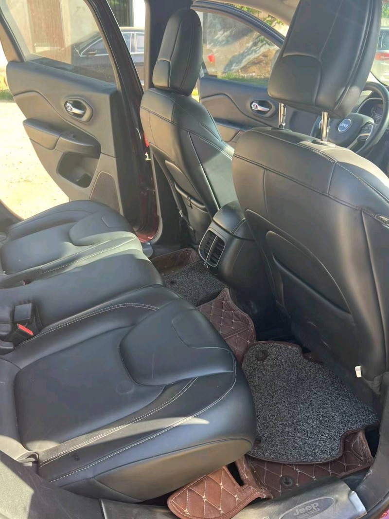 青岛16年Jeep自由光5