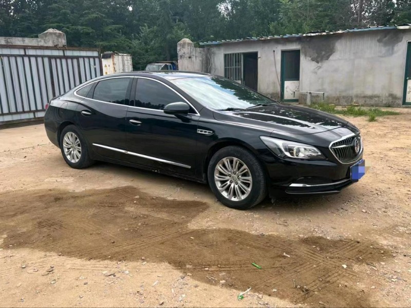 青岛17年别克君越3