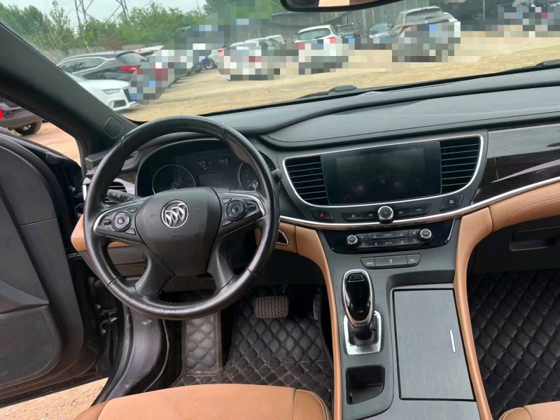 青岛17年别克君越7