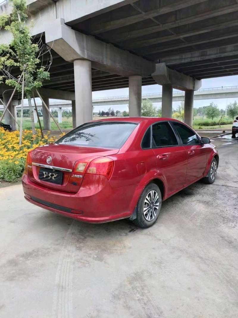 枣庄12年别克凯越3