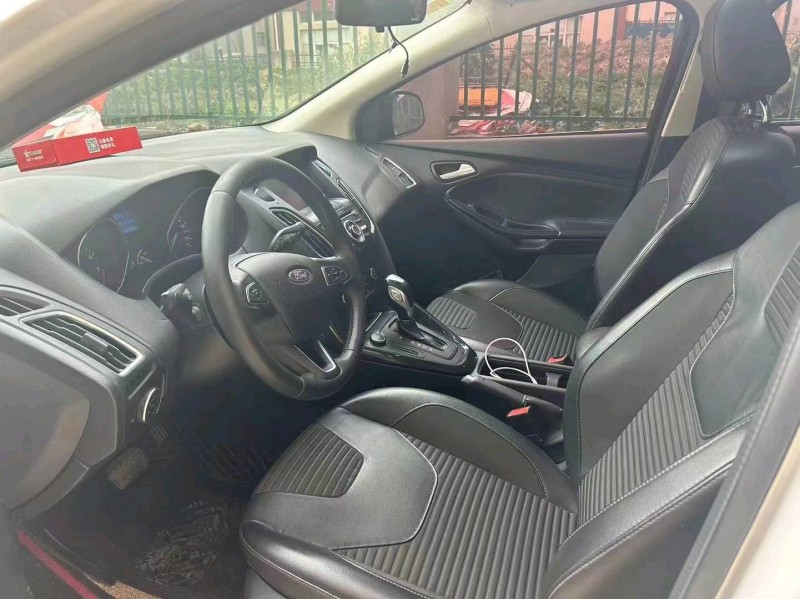 宜昌17年福特福克斯6