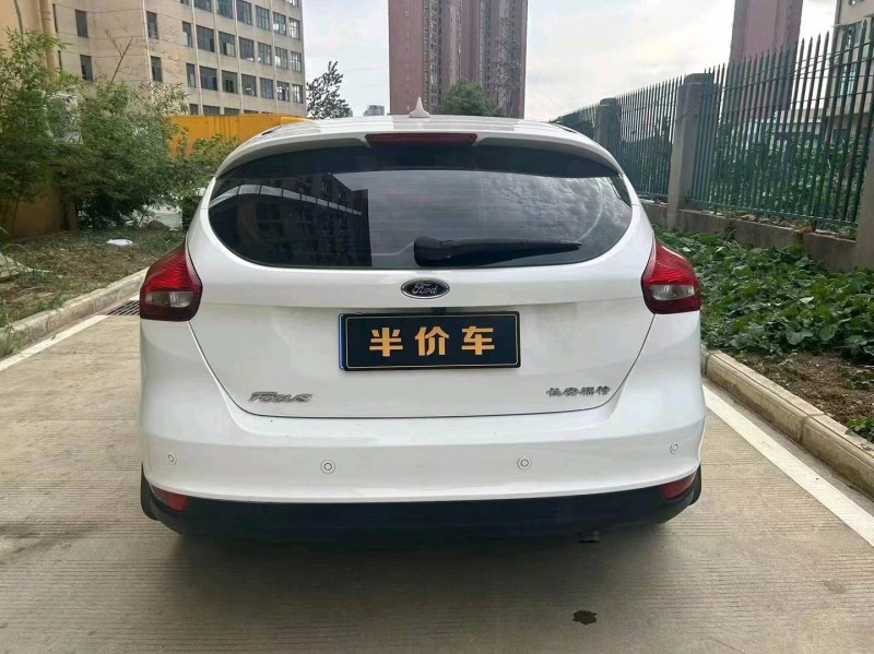 宜昌17年福特福克斯9