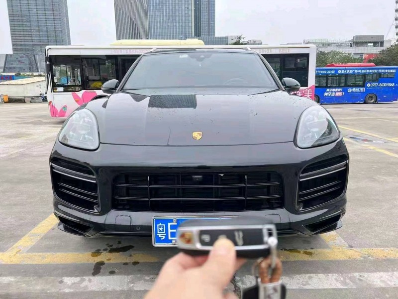 珠海21年保时捷卡宴1