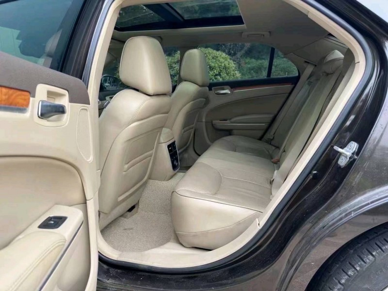 枣庄14年克莱斯勒300C6