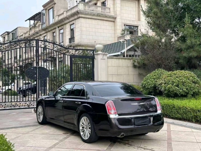 枣庄14年克莱斯勒300C7