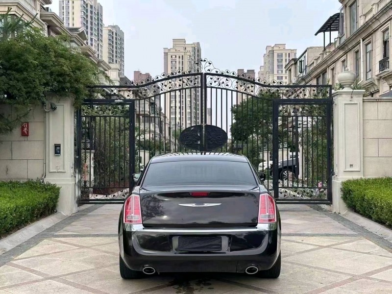 枣庄14年克莱斯勒300C9