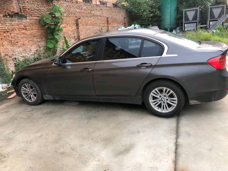 济南12年宝马3系4