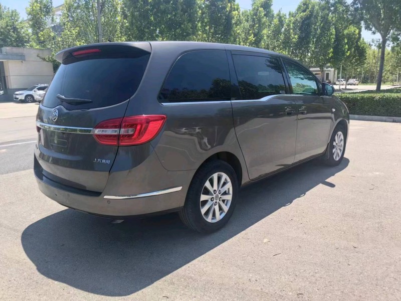 保定18年别克GL85