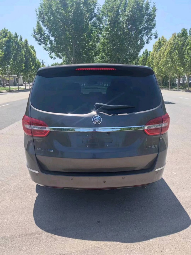 保定18年别克GL89