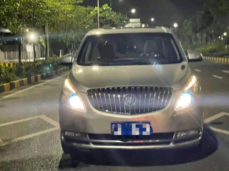 广州13年别克GL81