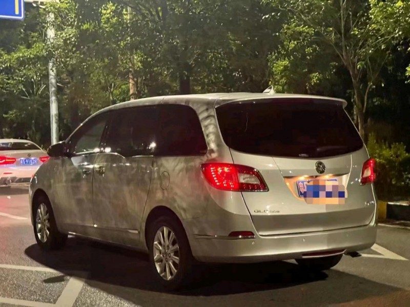 广州13年别克GL87