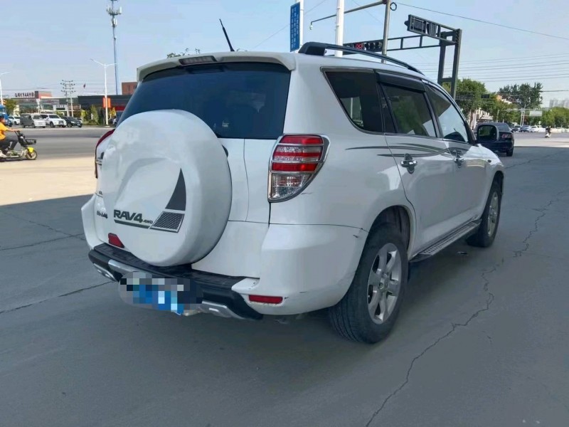 保定13年丰田RAV4荣放6