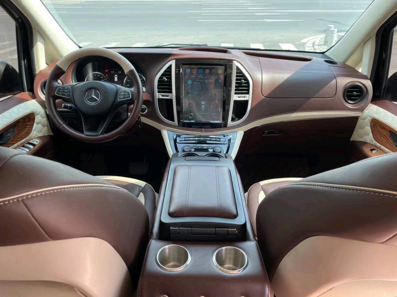 广州19年奔驰威霆4