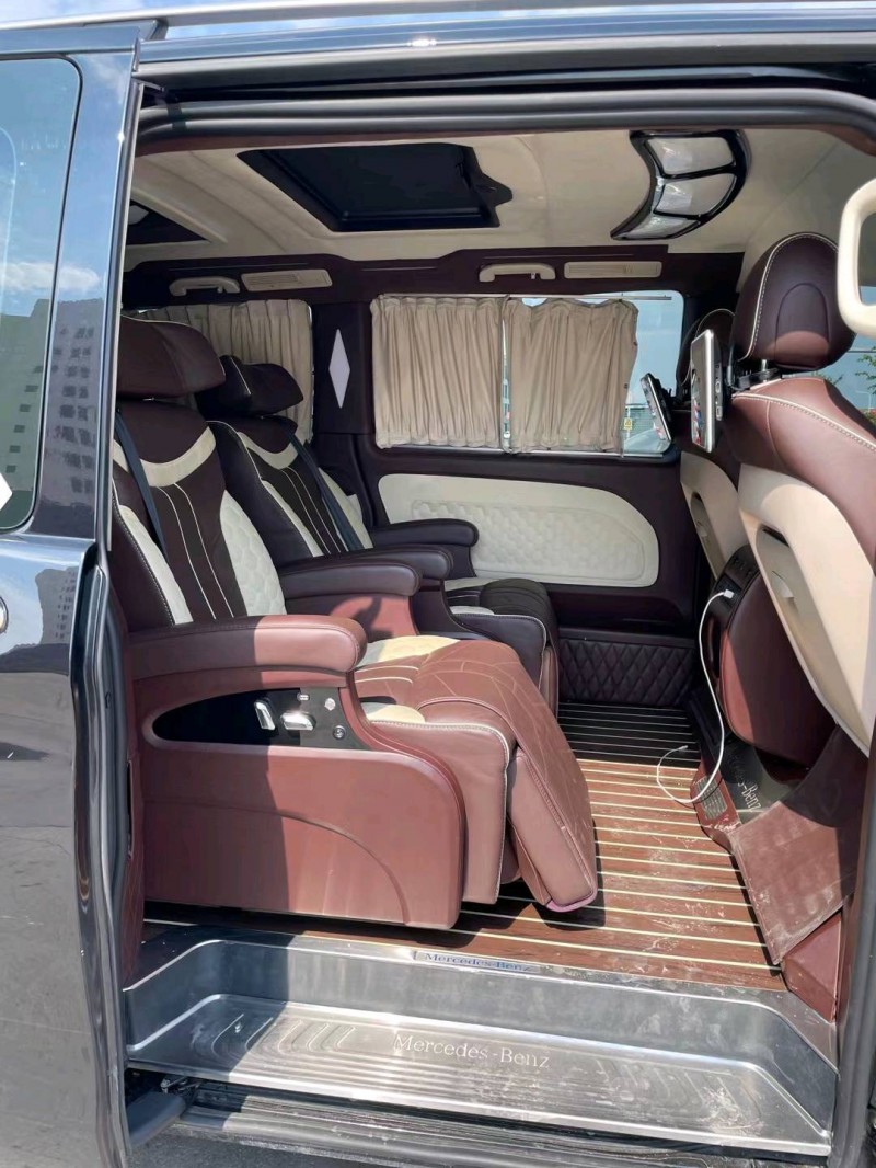 广州19年奔驰威霆5